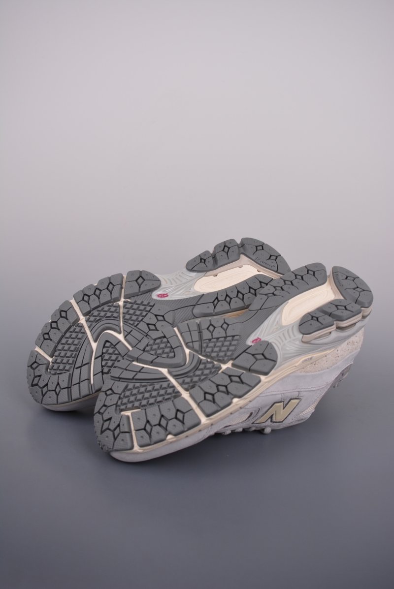 New Balance 2002R 'Rice Grey' view