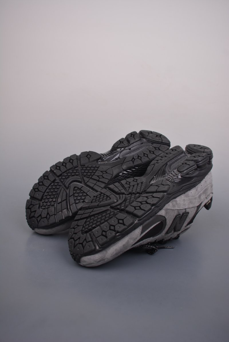 New Balance 2002R view