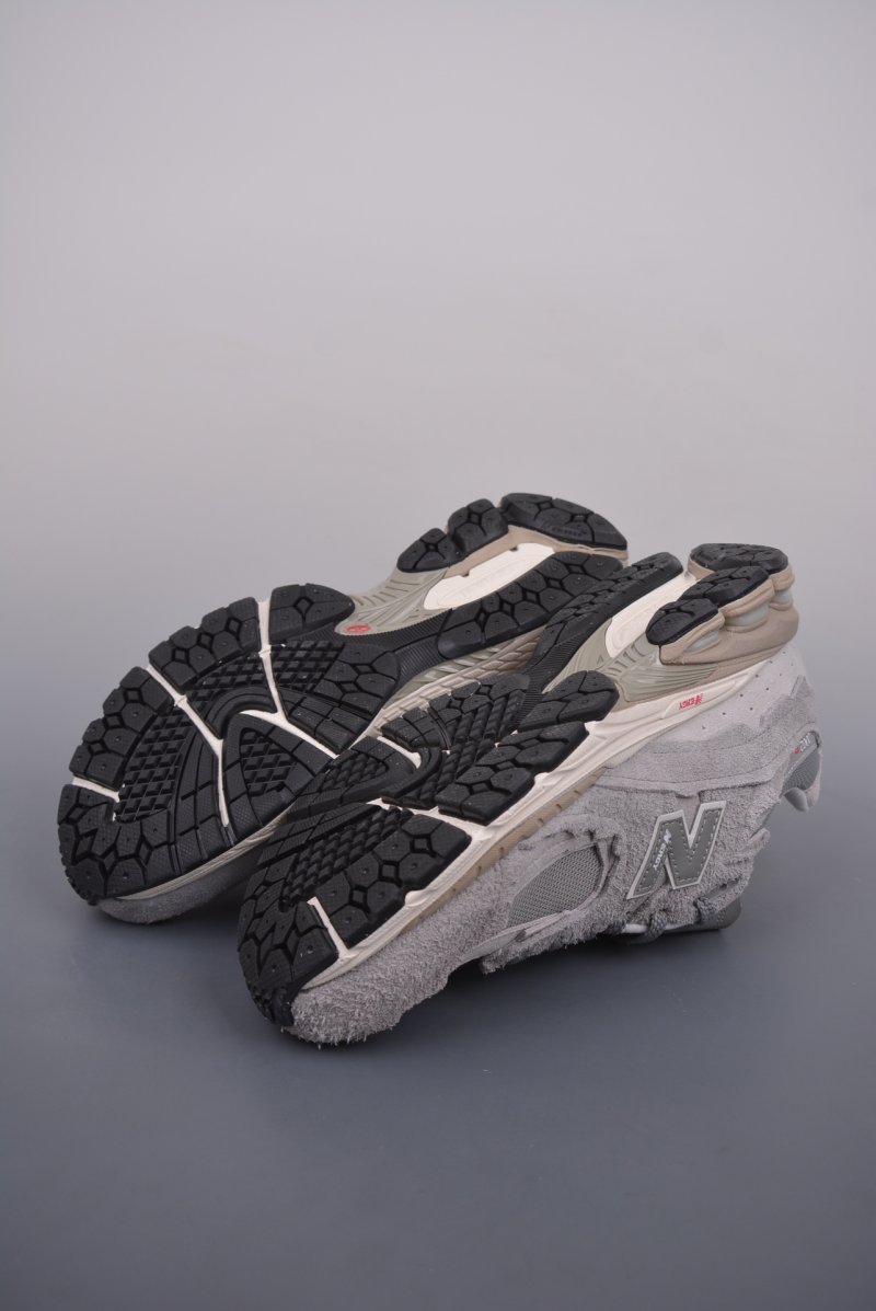 New Balance 2002R view