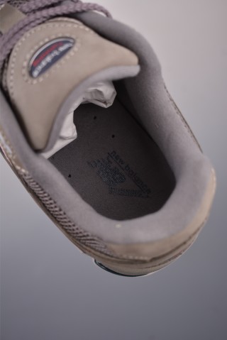 New Balance 2002R view 9
