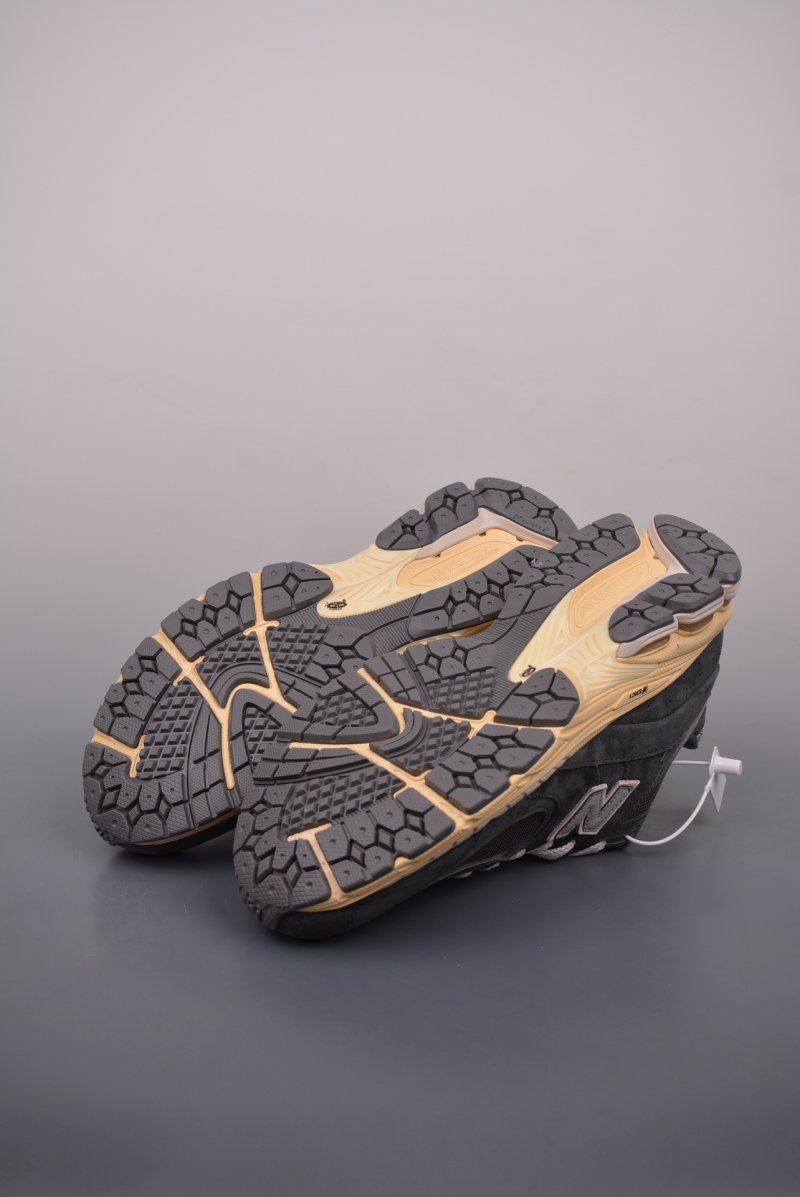 New Balance 2002R view