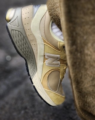 New Balance 2002R view 11