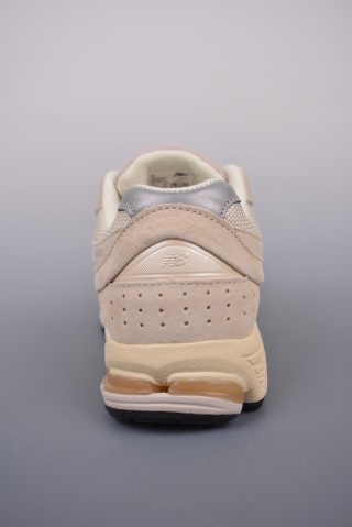 New Balance 2002R view 4