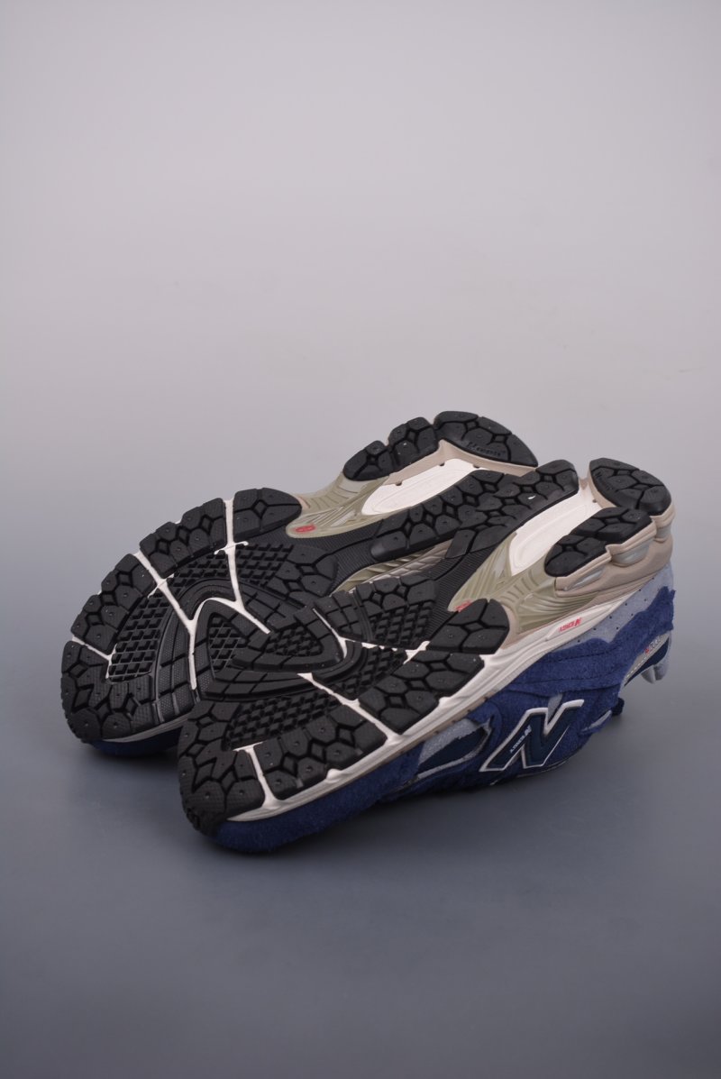 New Balance 2002R view