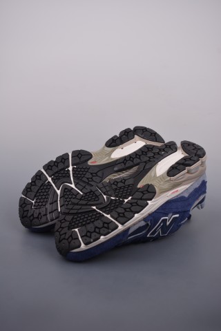 New Balance 2002R view 3