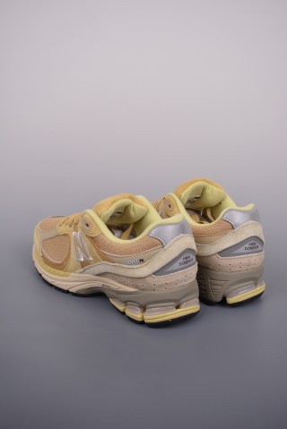 New Balance 2002R view 2