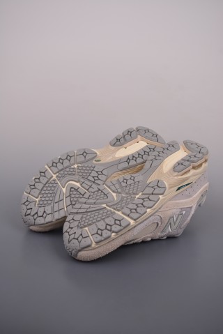 New Balance 2002R view 3