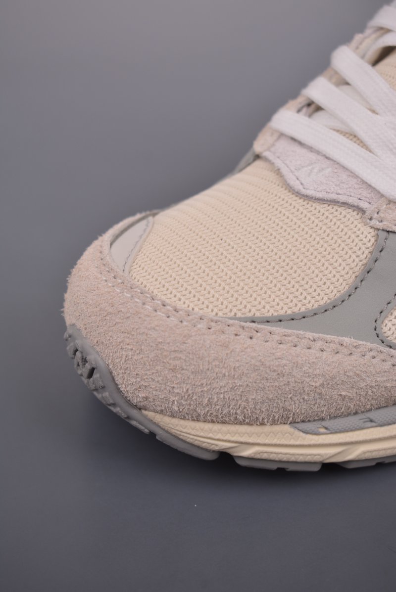 New Balance 2002R view