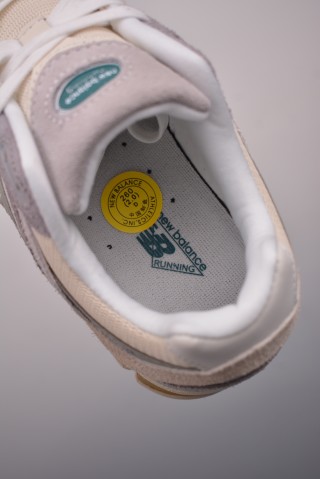 New Balance 2002R view 9
