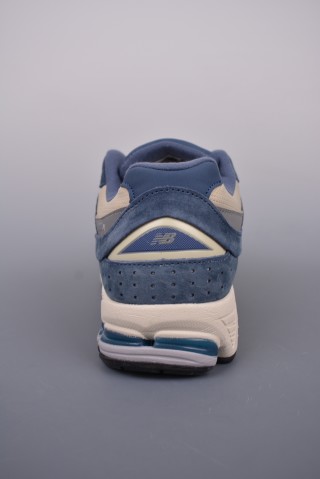 New Balance 2002R view 4