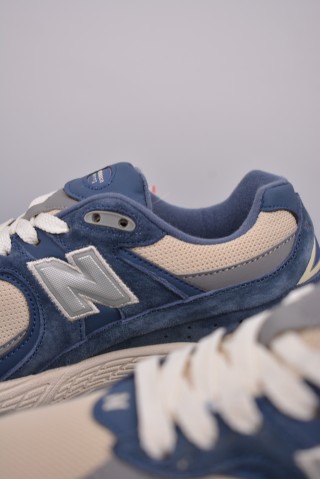 New Balance 2002R view 8