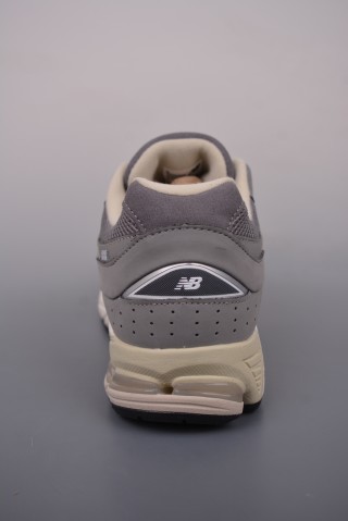New Balance 2002R view 4