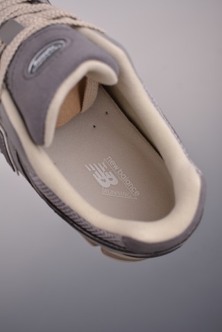 New Balance 2002R view 9