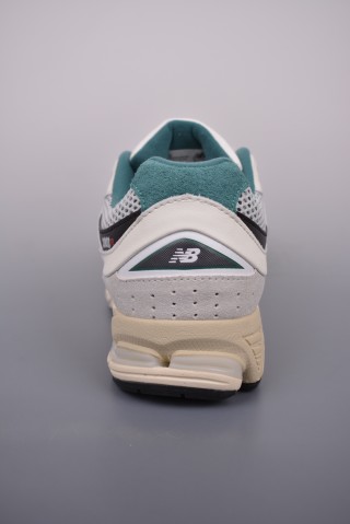 New Balance 2002R view 4