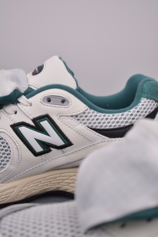New Balance 2002R view 8