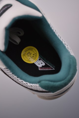 New Balance 2002R view 9
