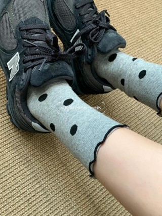 New Balance 2002R view 2