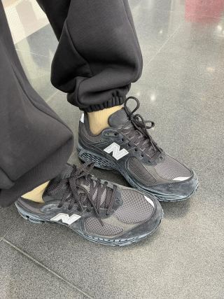 New Balance 2002R view 4