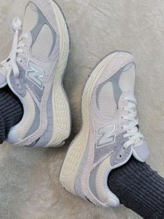 New Balance 2002R view 3