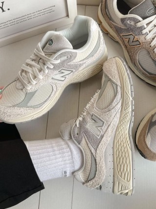 New Balance 2002R view 5