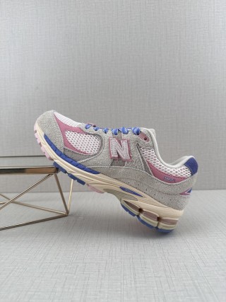 New Balance 2002R