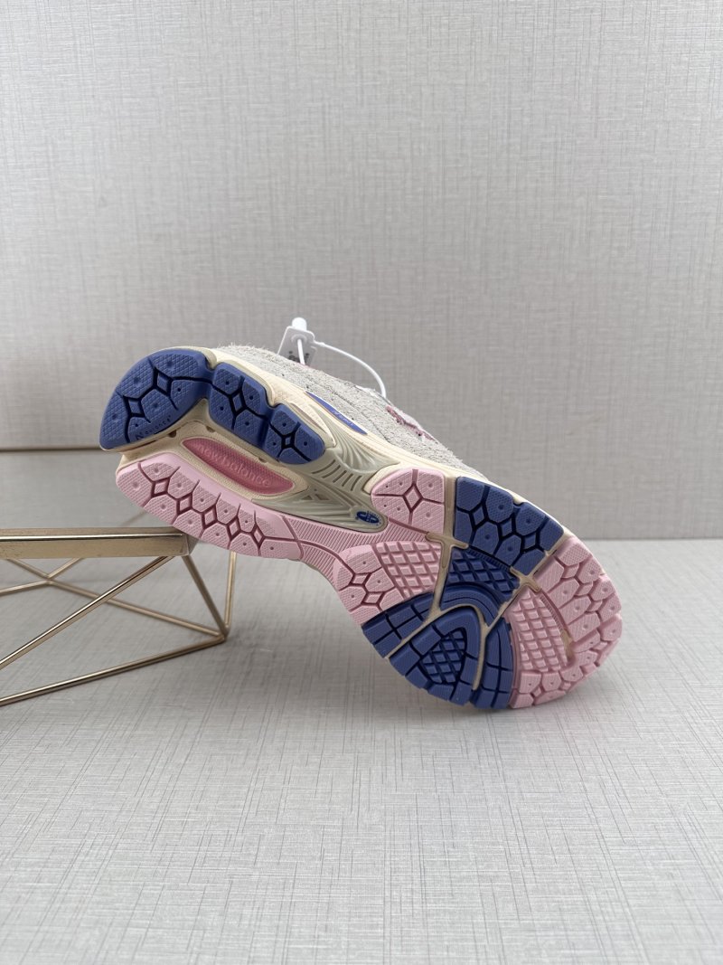 New Balance 2002R view
