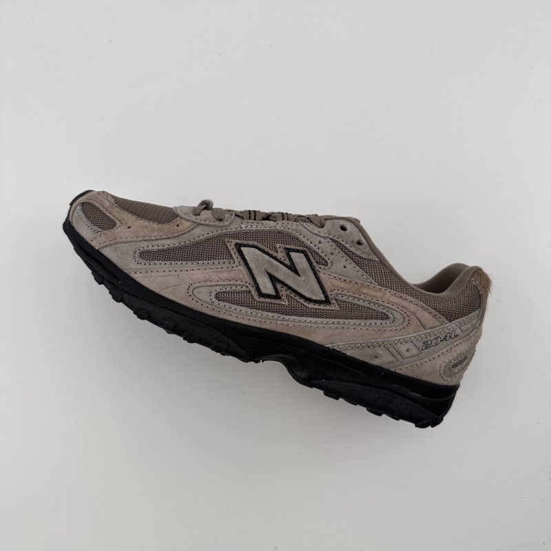 New Balance 204L