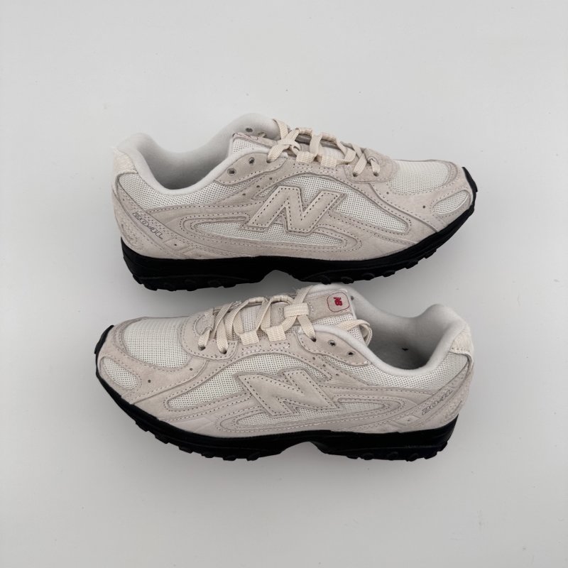 New Balance 204L view
