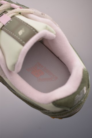 New Balance 204L view 9