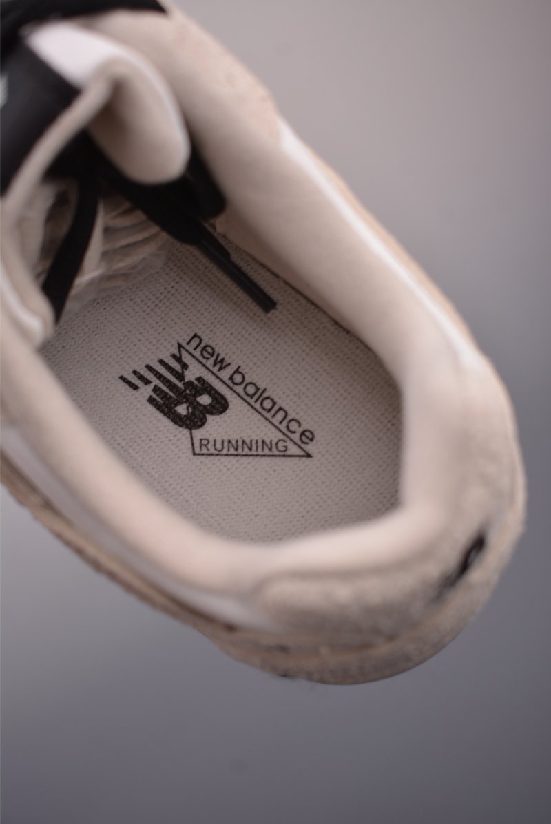New Balance 204 view