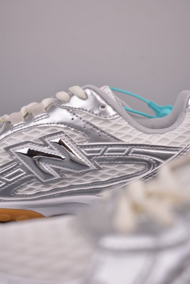 New Balance 204 view