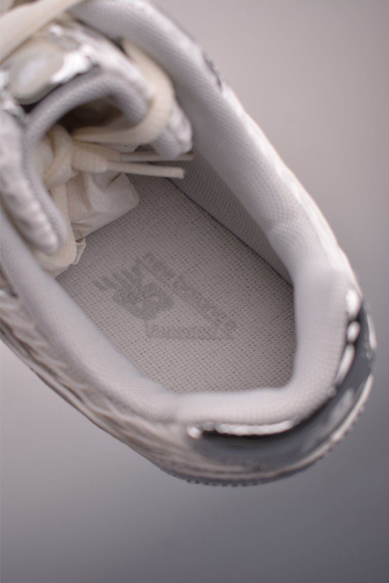 New Balance 204 view