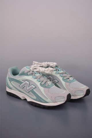 New Balance 204