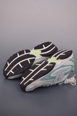New Balance 204 view 3