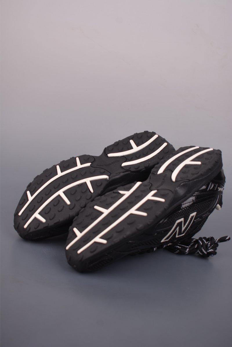 New Balance 204 view