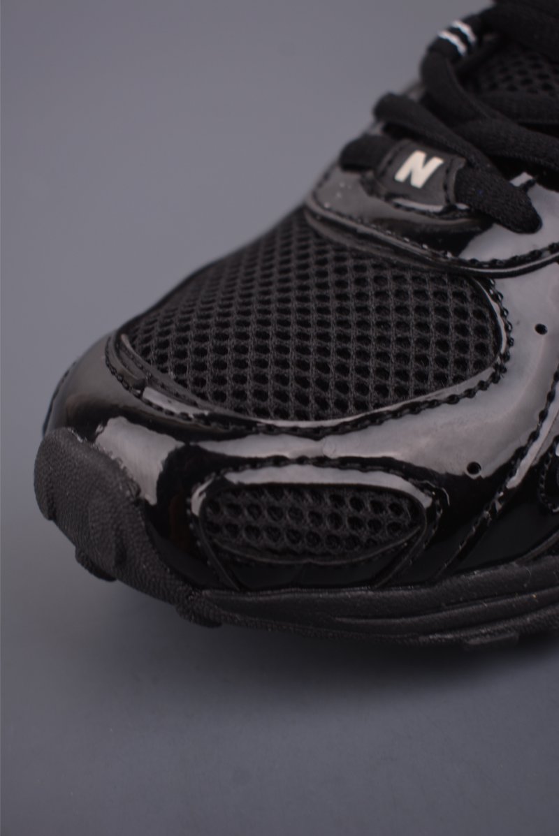 New Balance 204 view