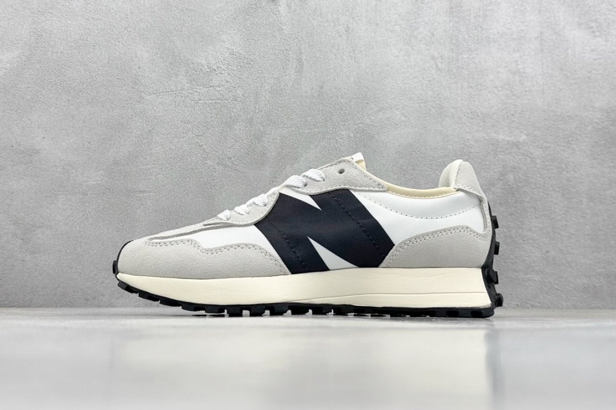 New Balance 327
