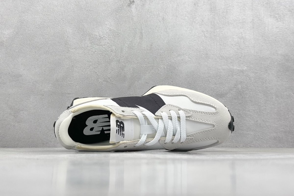 New Balance 327 view
