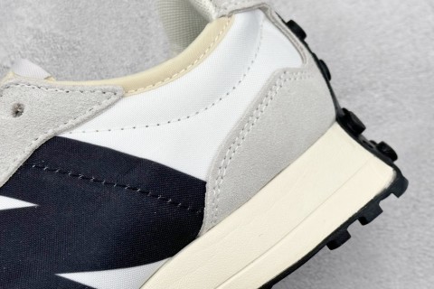New Balance 327 view 9