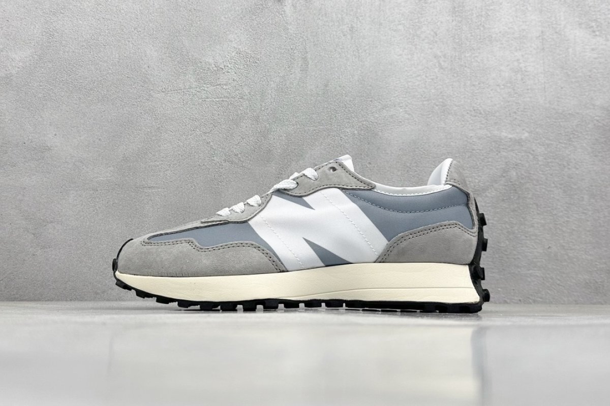 New Balance 327