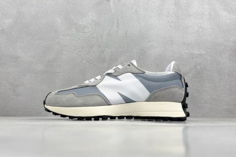New Balance 327 view 1