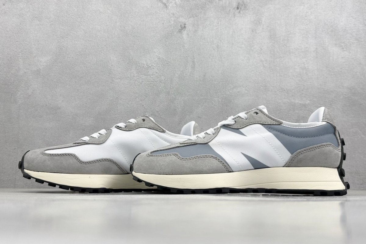 New Balance 327 view