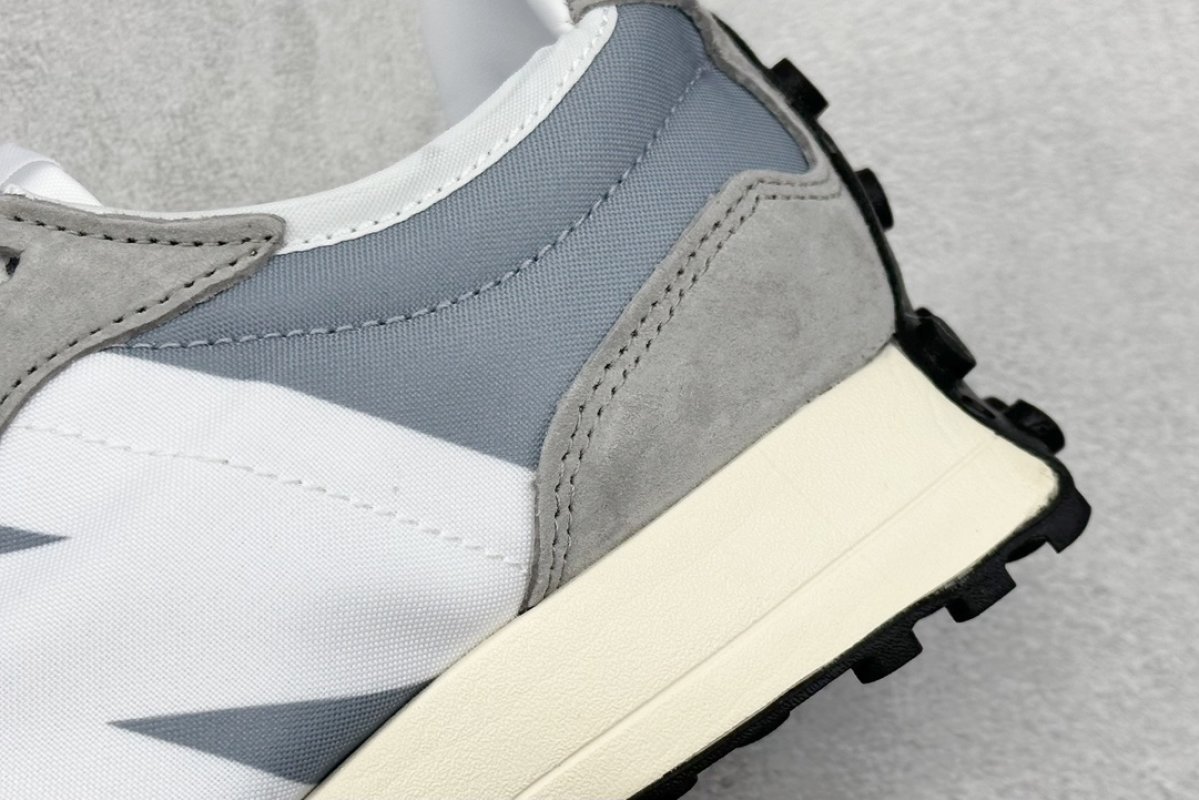 New Balance 327 view