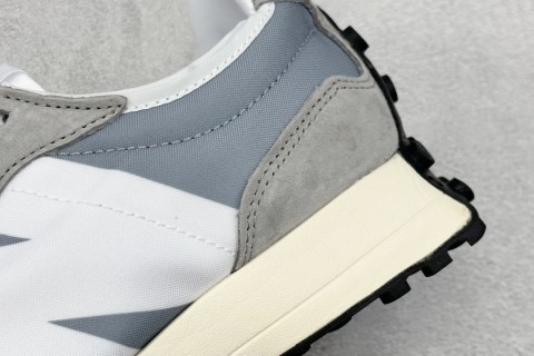 New Balance 327 view 9