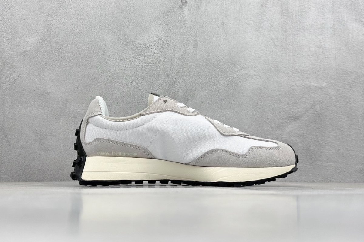 New Balance 327 view