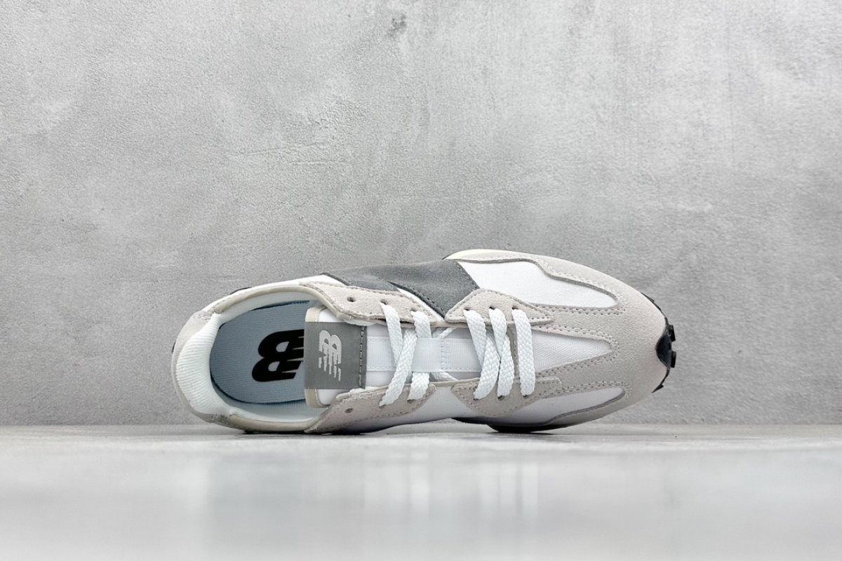 New Balance 327 view
