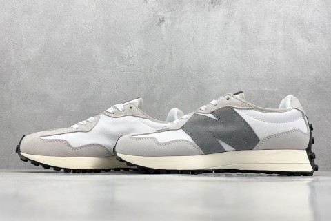 New Balance 327 view 5