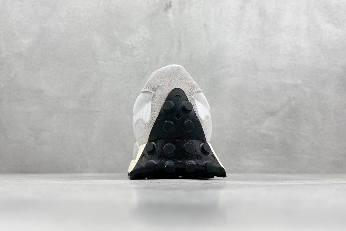 New Balance 327 view