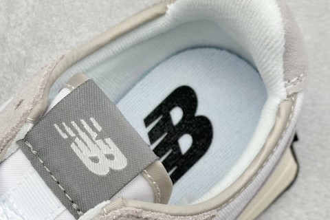 New Balance 327 view 8