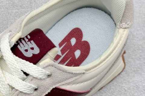 New Balance 327 view 8